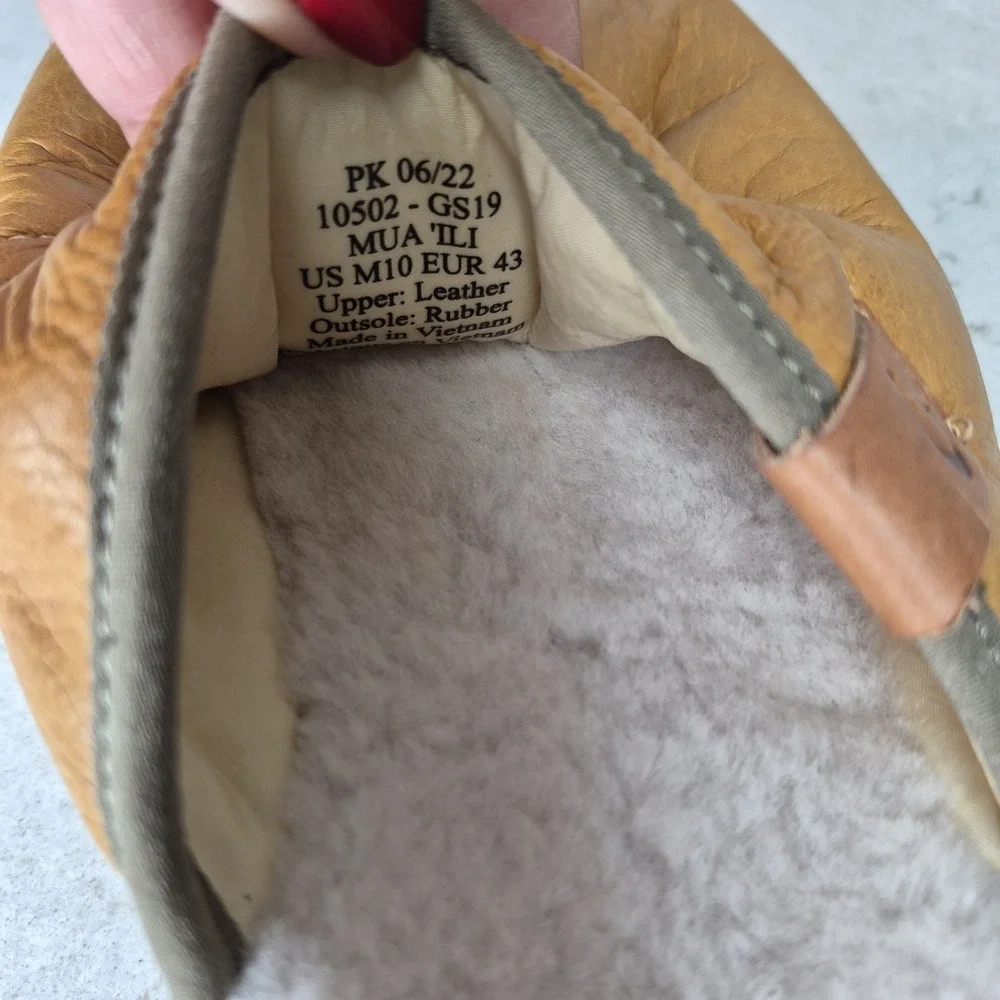 OluKai Mua 'Ili Slippers Men's 10 Leather Shearling Lined Mule Slip On Shoes‎